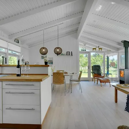 Lovely In With Kitchen בית נופש *